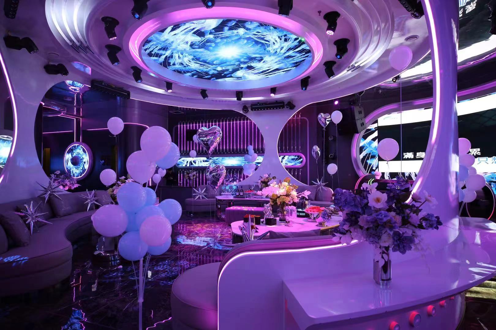 深圳龙华区高端商务KTV Akpatty走廊灯光