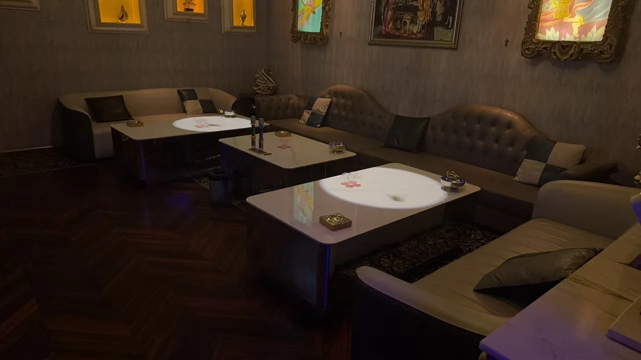 六潮汇商务KTV走廊灯光设计