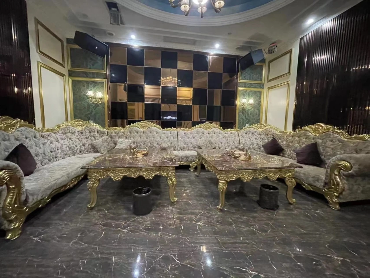 弘艺国际商务KTV大厅奢雅灯光