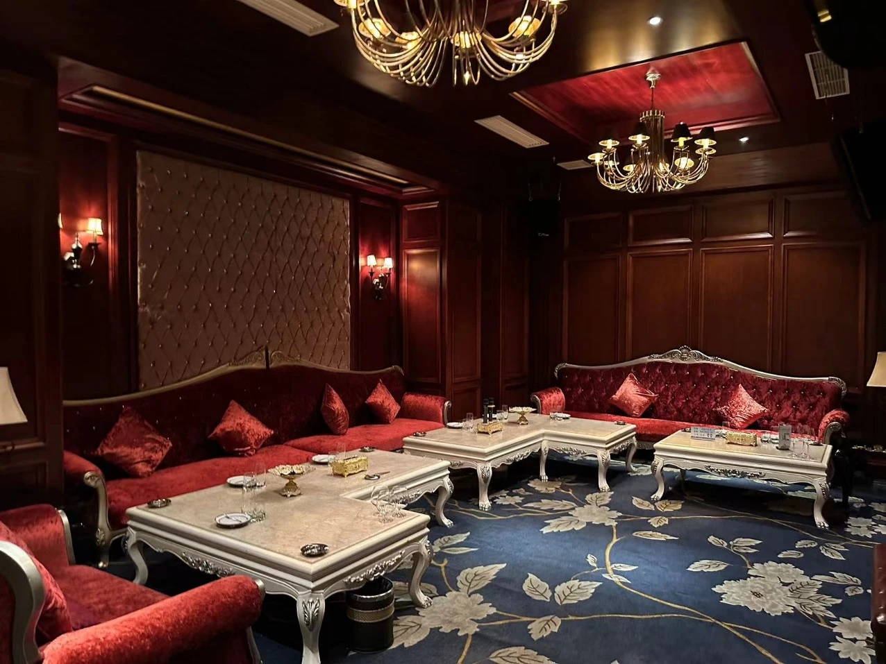 上海新丽花商务KTV预订：上海夜生活首选高奢聚会地