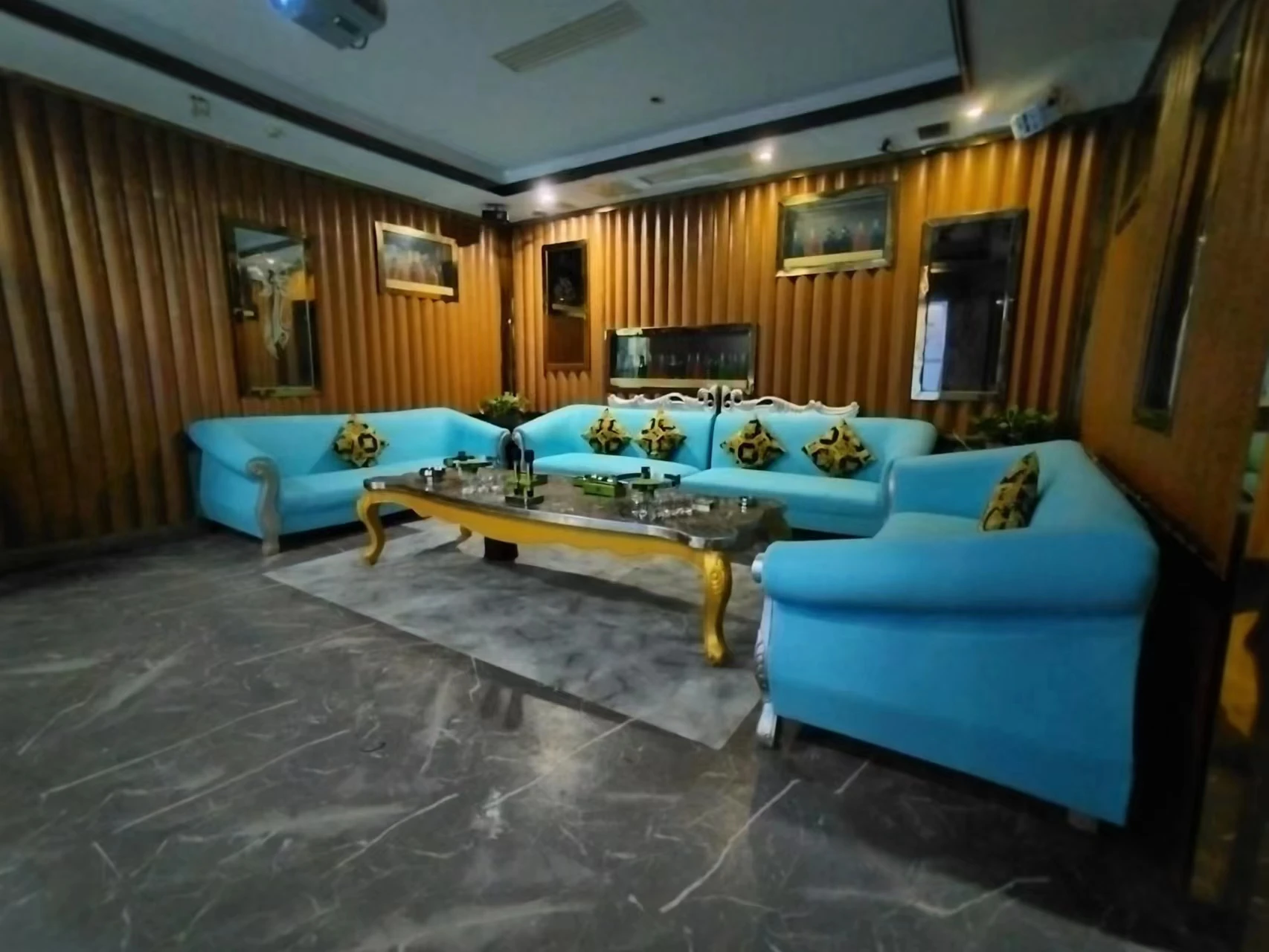 扬州DK国际商务KTV甄空派对现场