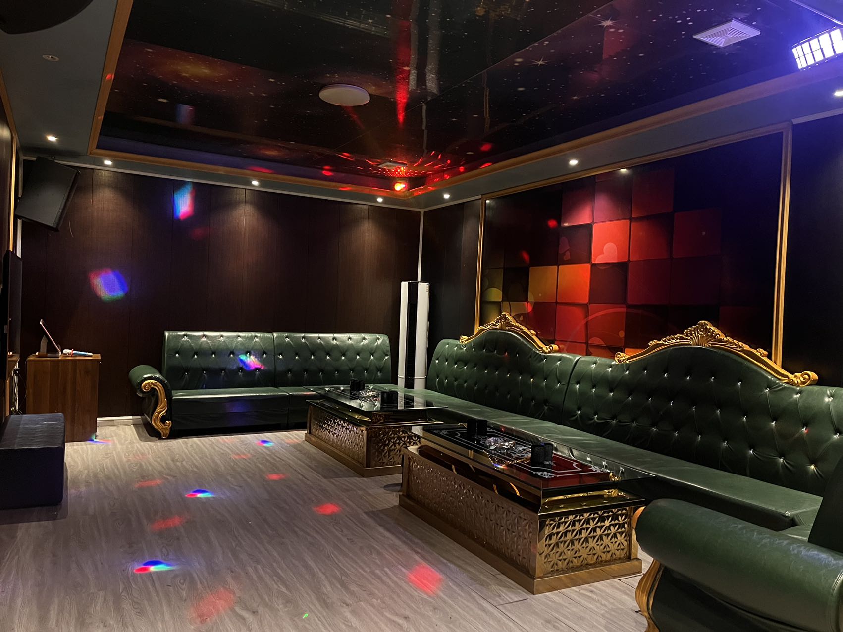 五号公馆商务KTV特色游戏互动区