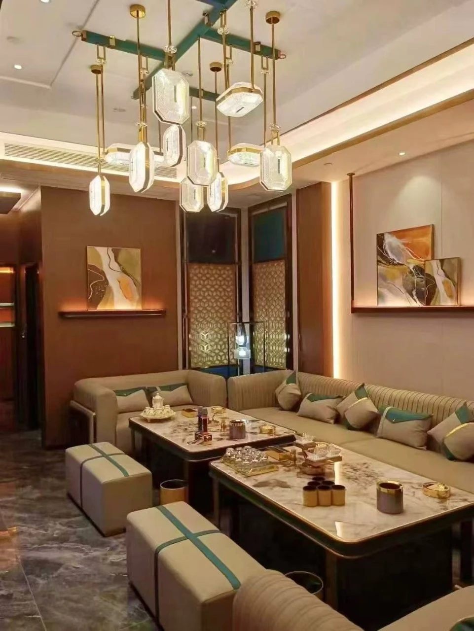 天津华海明珠商务KTV走廊艺术装置