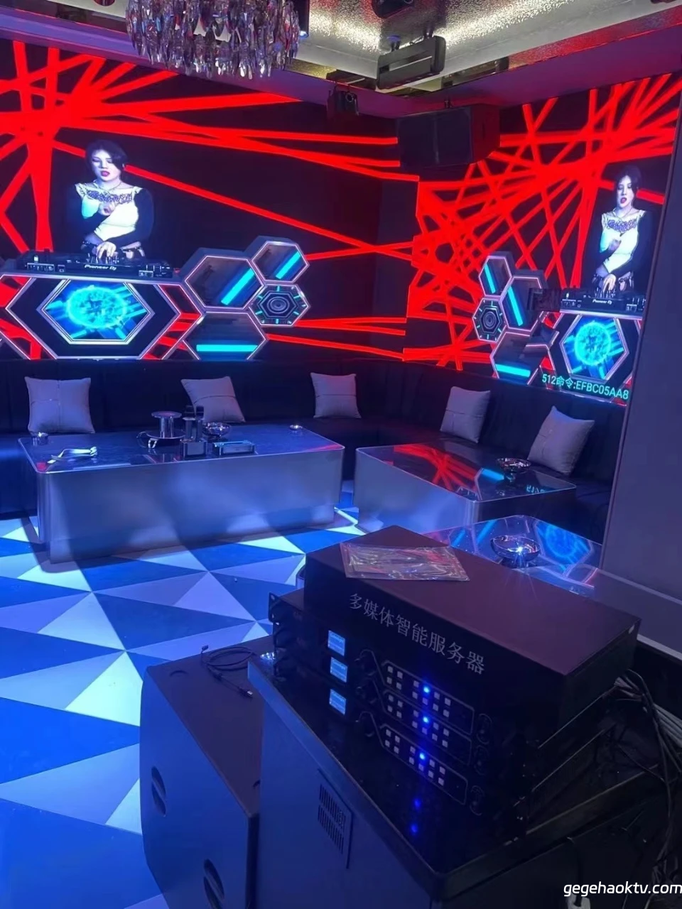 天津商务KTV预订：鑫豪夜宴，让谈判与歌声同频共振