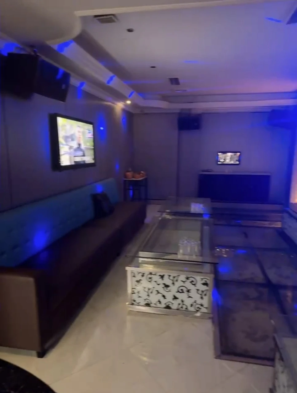 上海皇宫壹号商务KTV预订_500位公主全程陪唱_闵行江川路夜生活地标