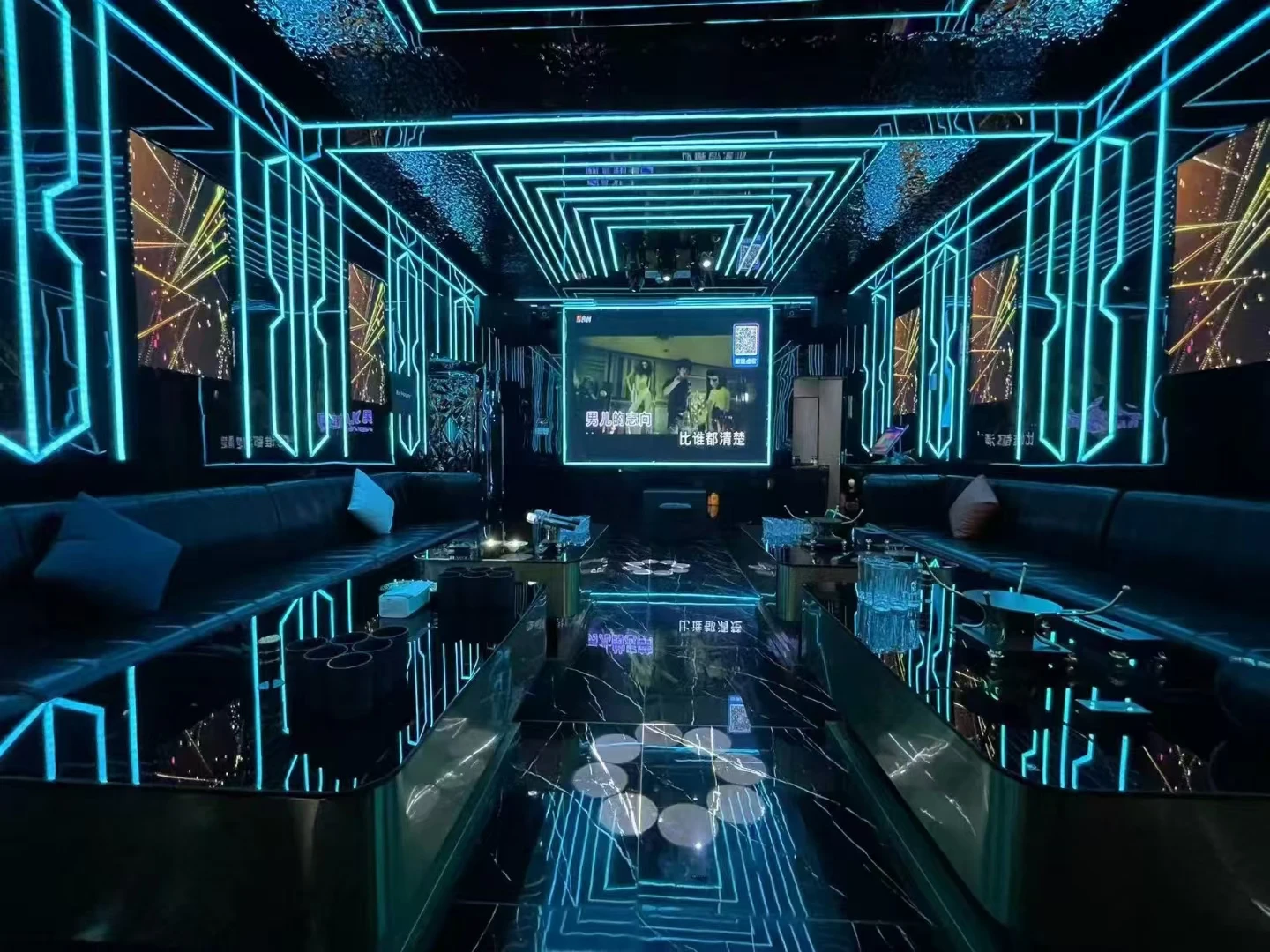 南京六合商务KTV山潘大酒店豪华走廊