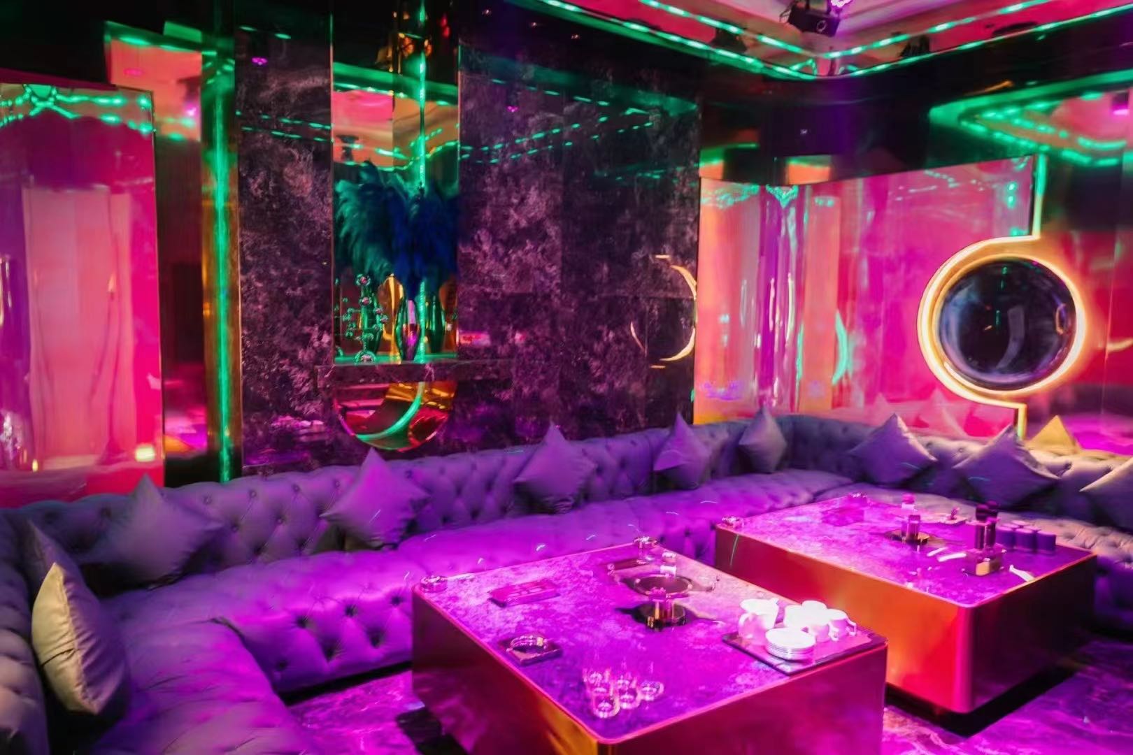 凯诗漫商务KTV高端酒水展示墙与专业调酒台