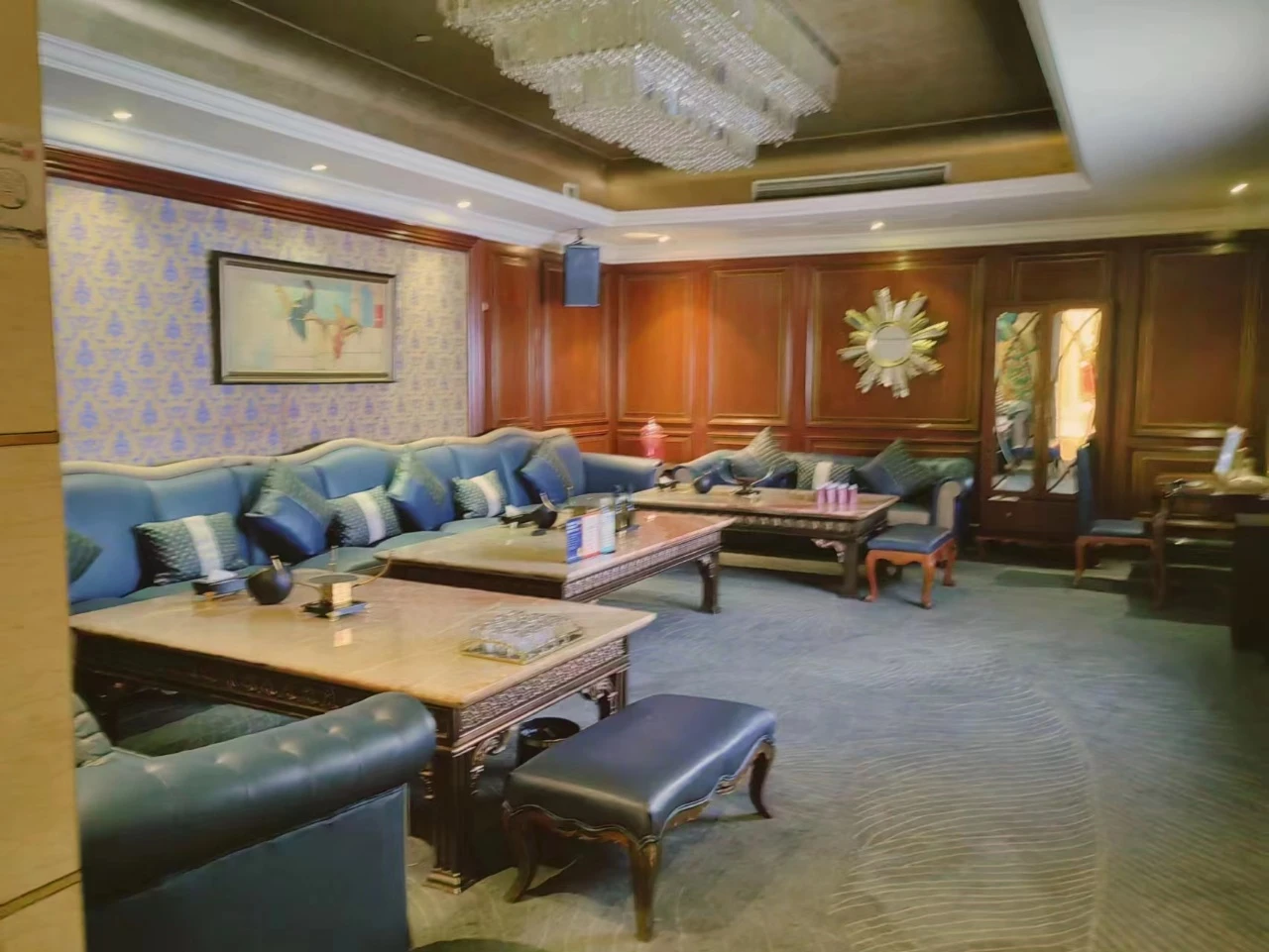 杭州商务KTV西湖会庆春店包厢预订|免费专车接送