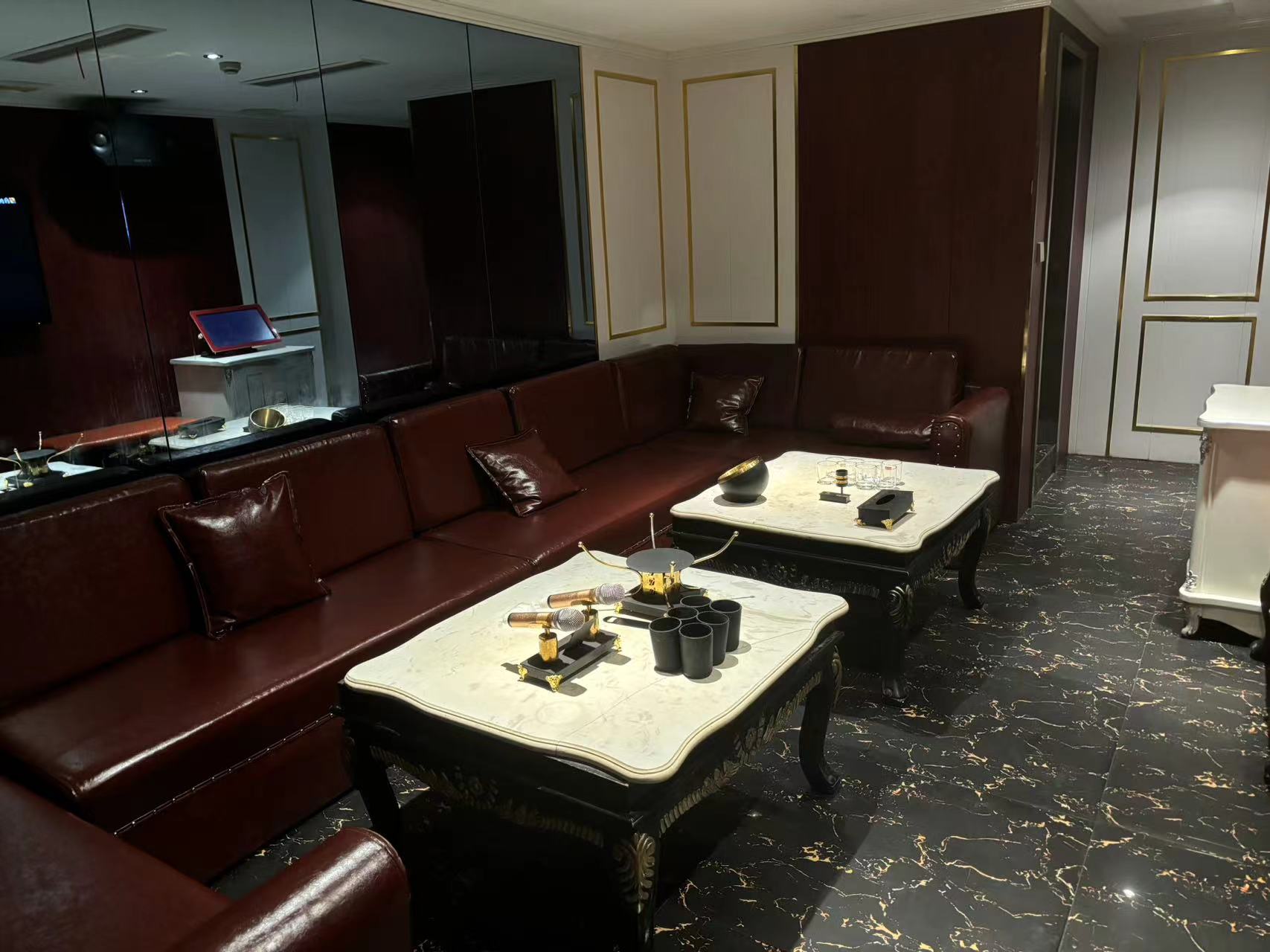 扬州江都百乐门商务KTV奢华走廊