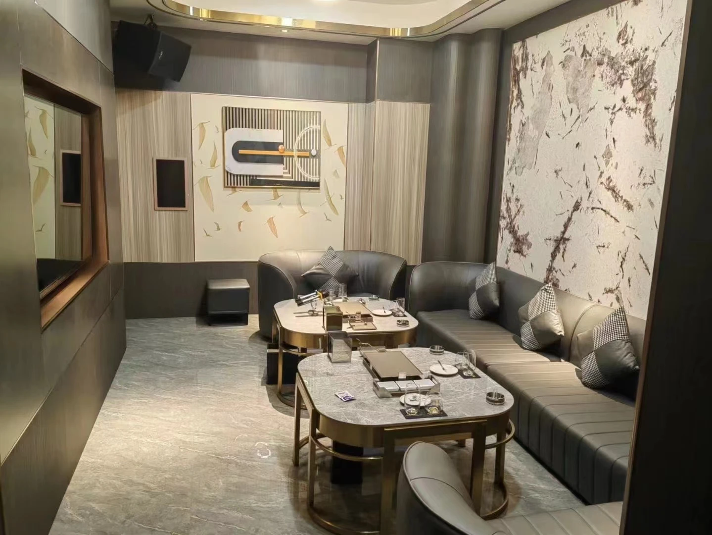 长沙商务KTV湘宇PARTYKyan员表演