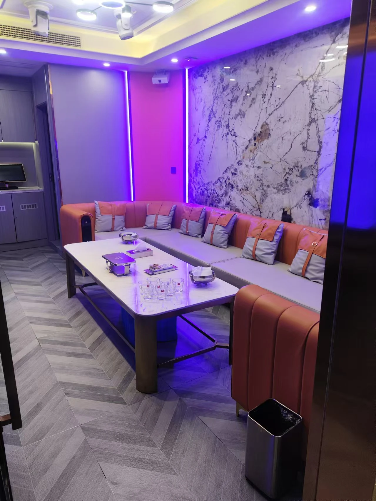 上海潮流汇商务KTV全景舞台