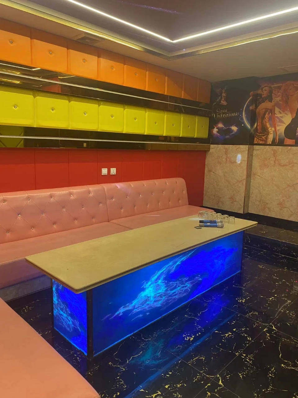 青岛商务KTV桌面果盘与酒水组合