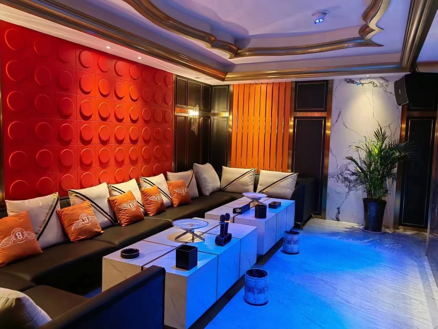 郑州天籁国际商务KTV主题包厢灯光秀