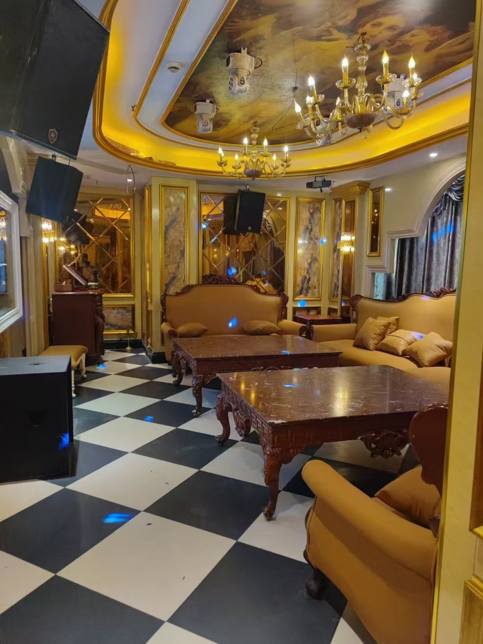 上海六号公馆商务KTV极光灯幕走廊