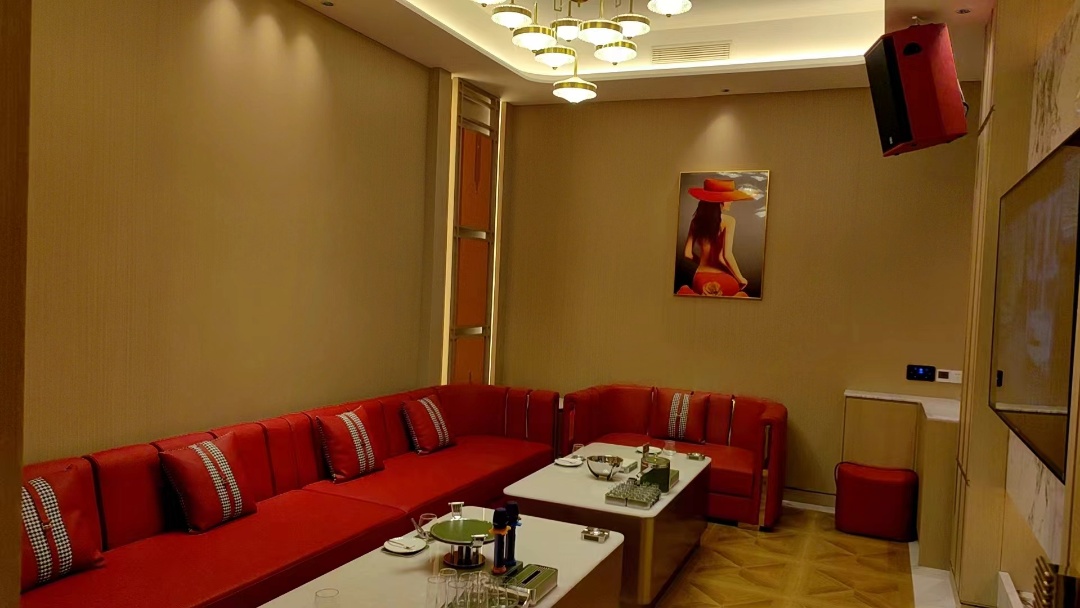 上海白金瀚宫商务KTV豪华走廊灯光璀璨