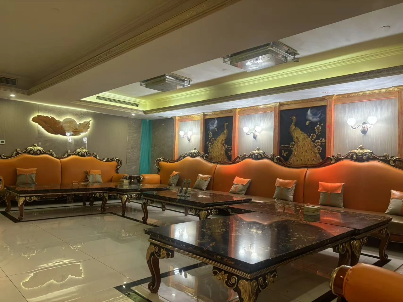 港鸿大酒店商务KTV高端酒水陈列