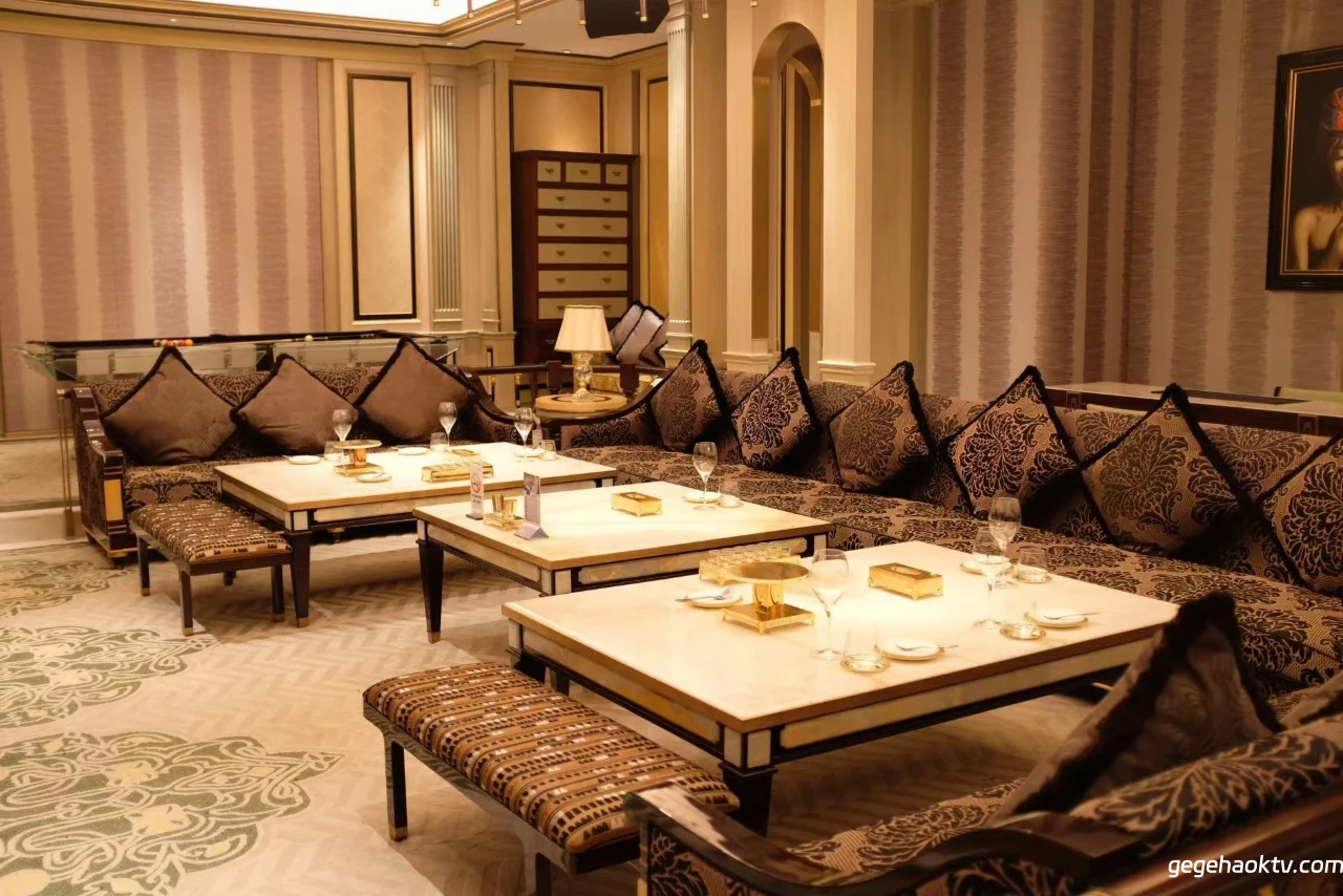 长沙名爵会商务KTV预订：夜色里的私享乐章