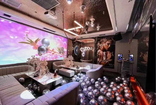 S·PARTY商务KTV豪华包厢内景