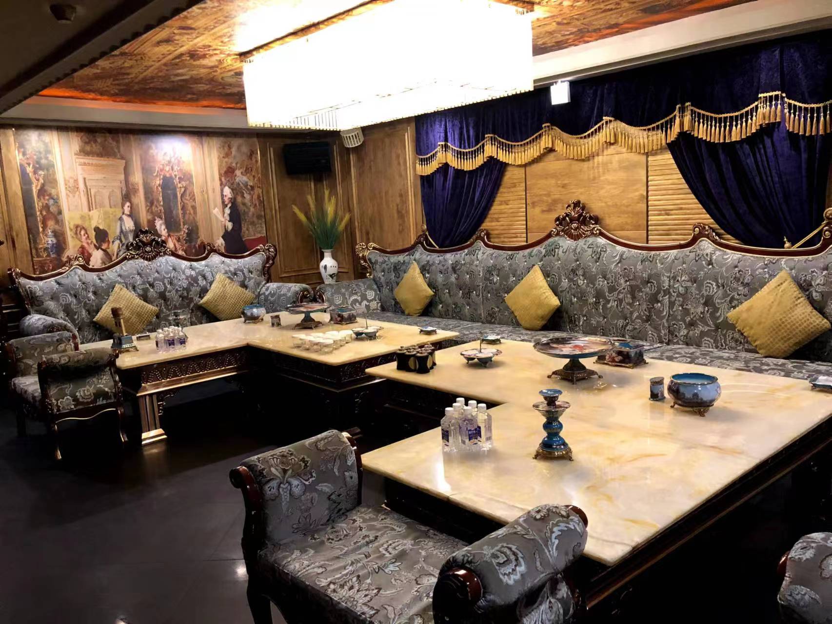 金华凤凰城商务KTV甄空包厢镜面折射