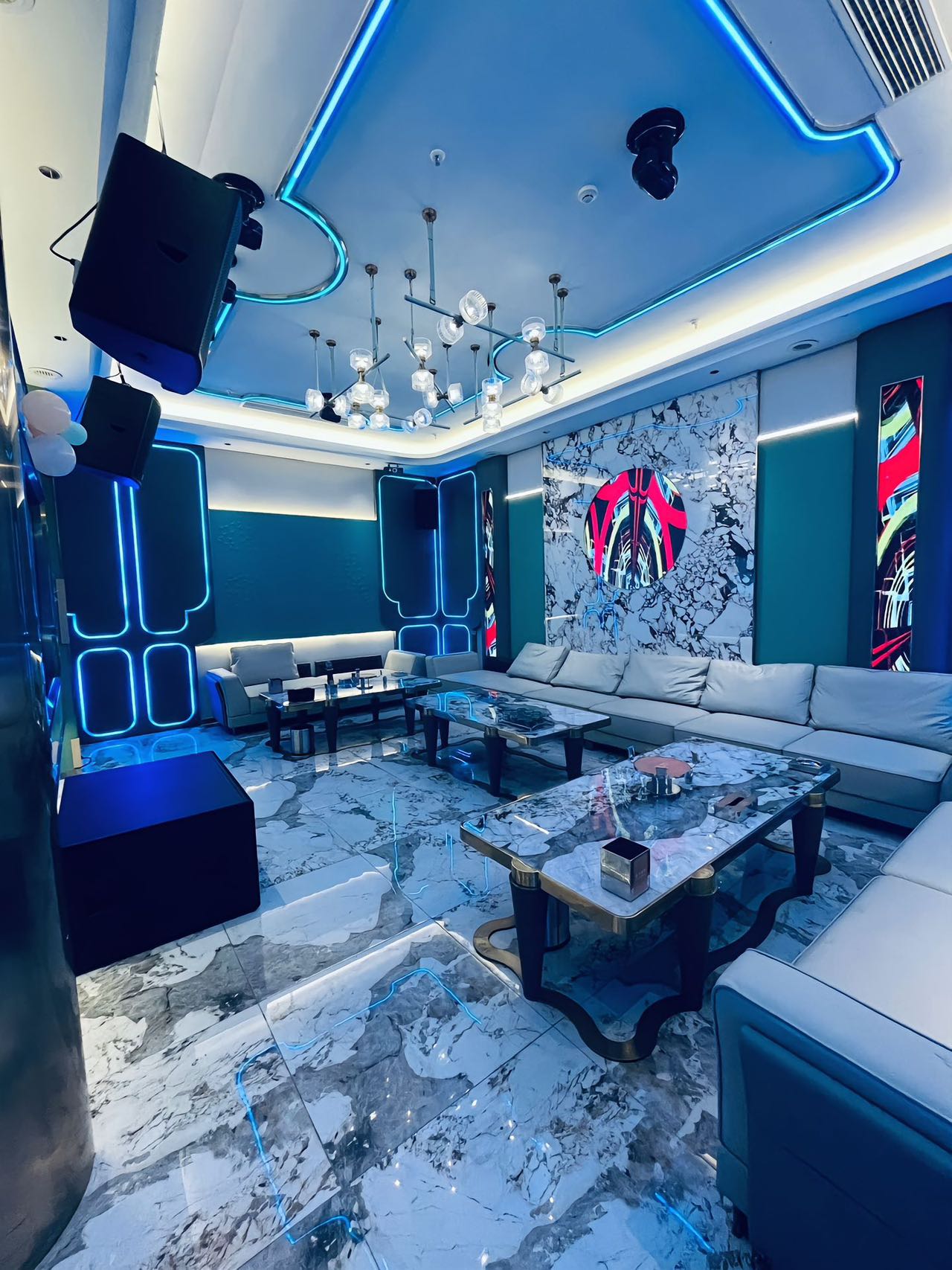 青岛云鼎会商务KTV预订|豪华包间免费专车接送