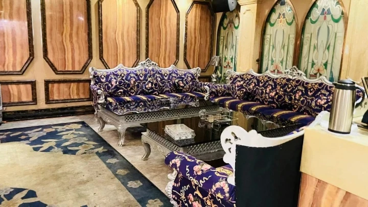 利豪国际商务KTV走廊流线灯带