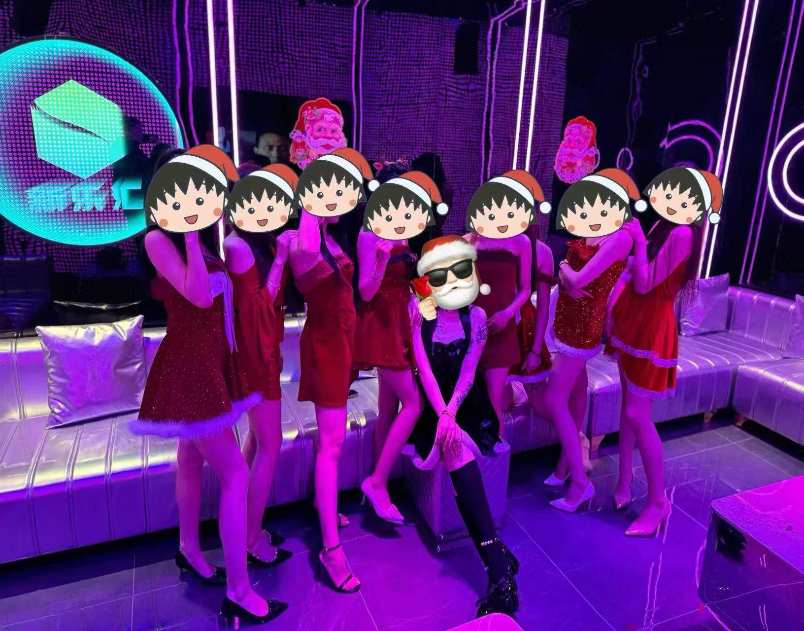 青岛商务KTV新乐汇包厢灯光氛围