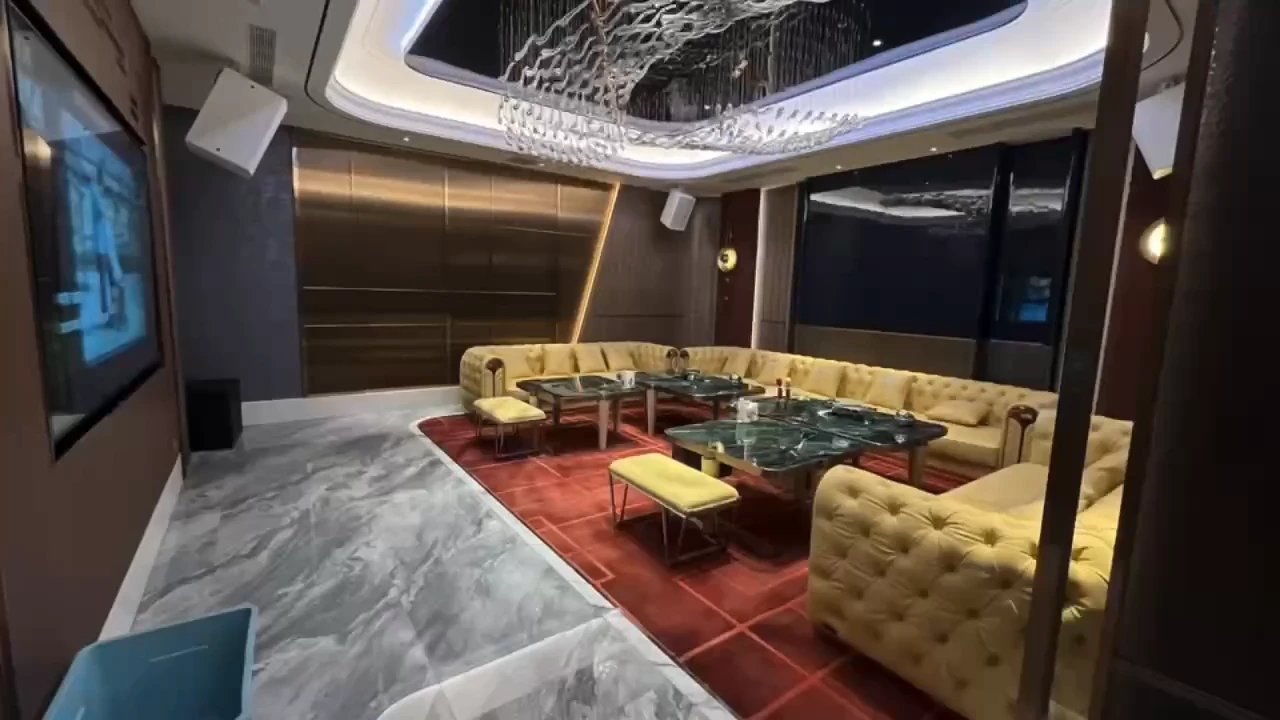 次元换装间场景