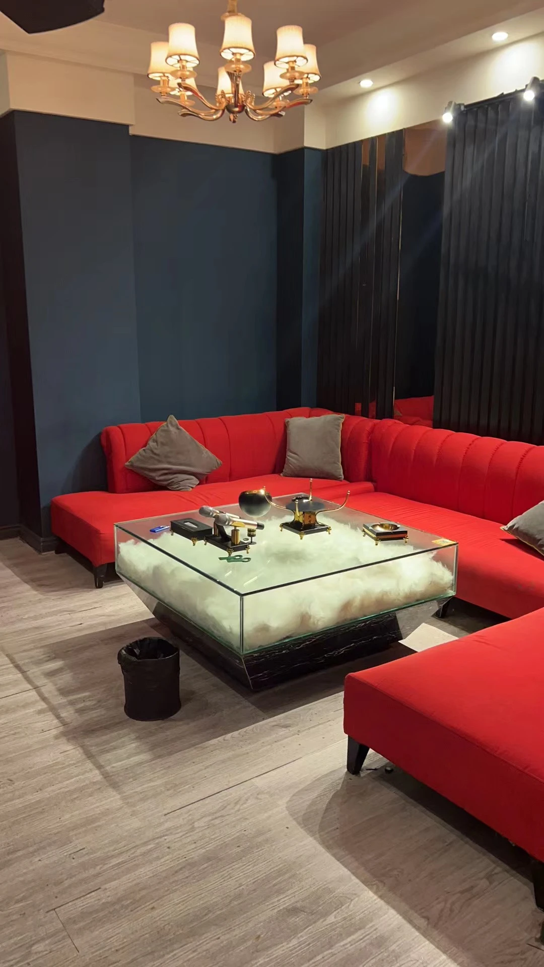 南京鼓楼群音会商务KTV管家团队合影