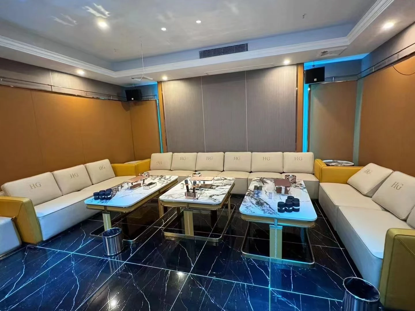 南京市六合区商务帝爵KTV预订-免费专车接送|演员8-10档包厢1280起