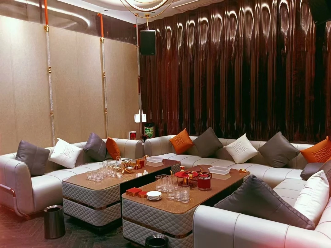 鸿悦汇商务KTV走廊艺术灯光