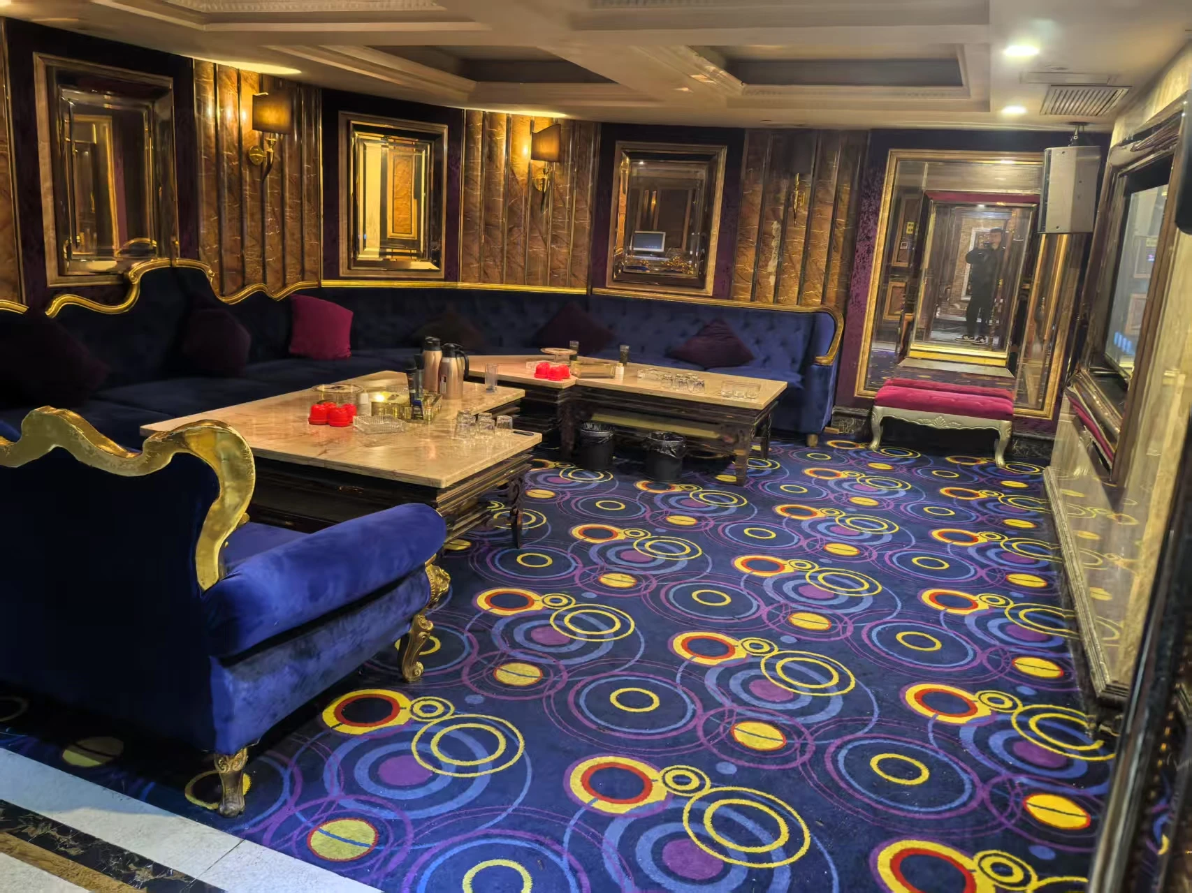 南京市玄武区新世纪国际商务KTV预订|中央门南京站旁高端夜娱体验