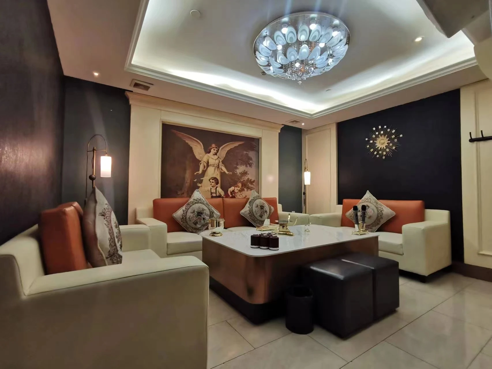 凯瑞商务KTV九堡店奢华中包沙发区