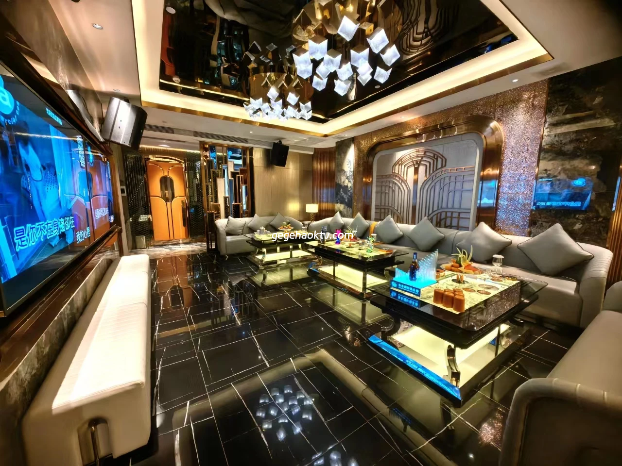 裕通金尊商务KTV夜色倒影