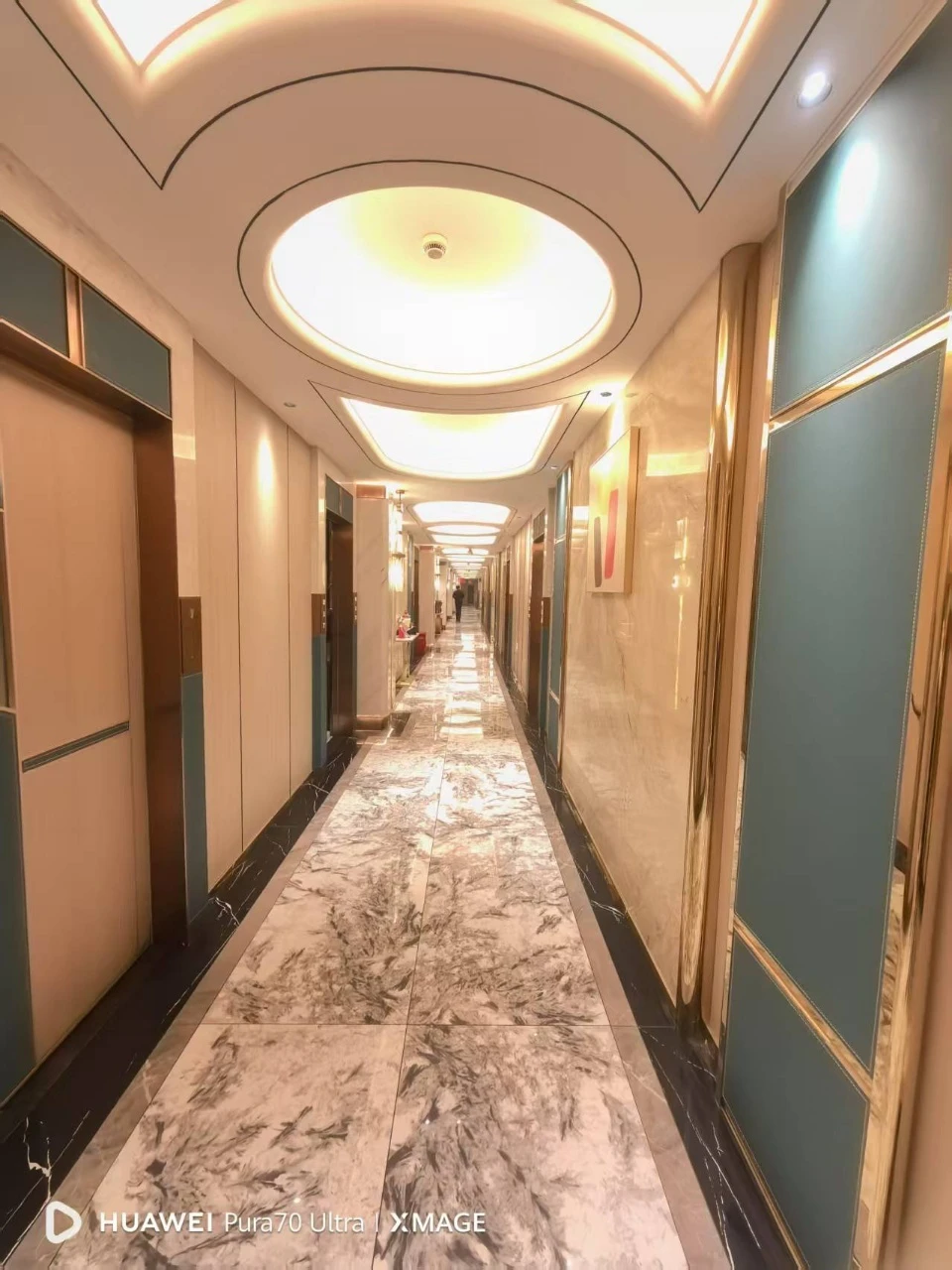 彩依公馆商务KTV主题包厢