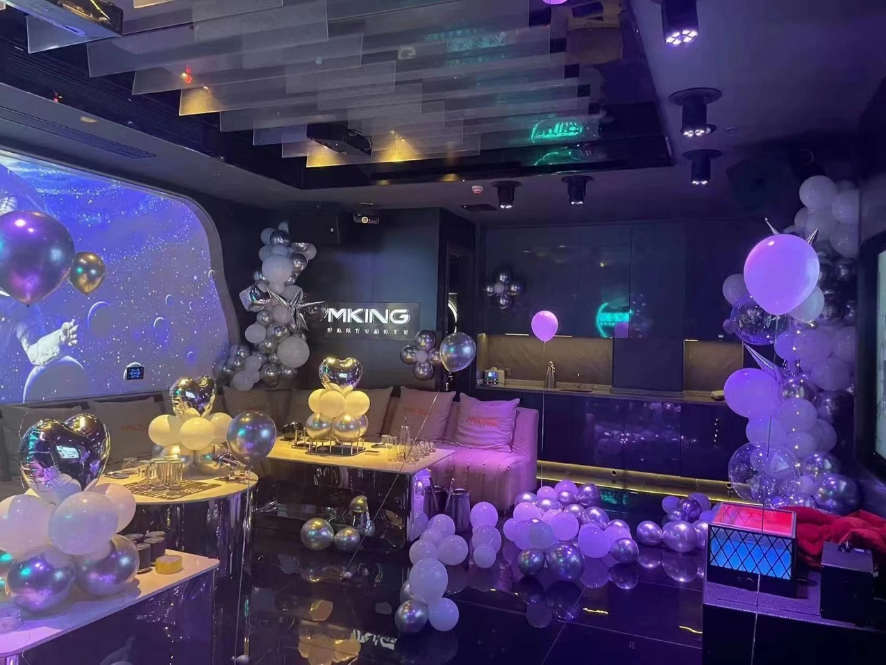 南京MKING PARTY商务KTV在线预订|免费专车接送|城市夜生活首选