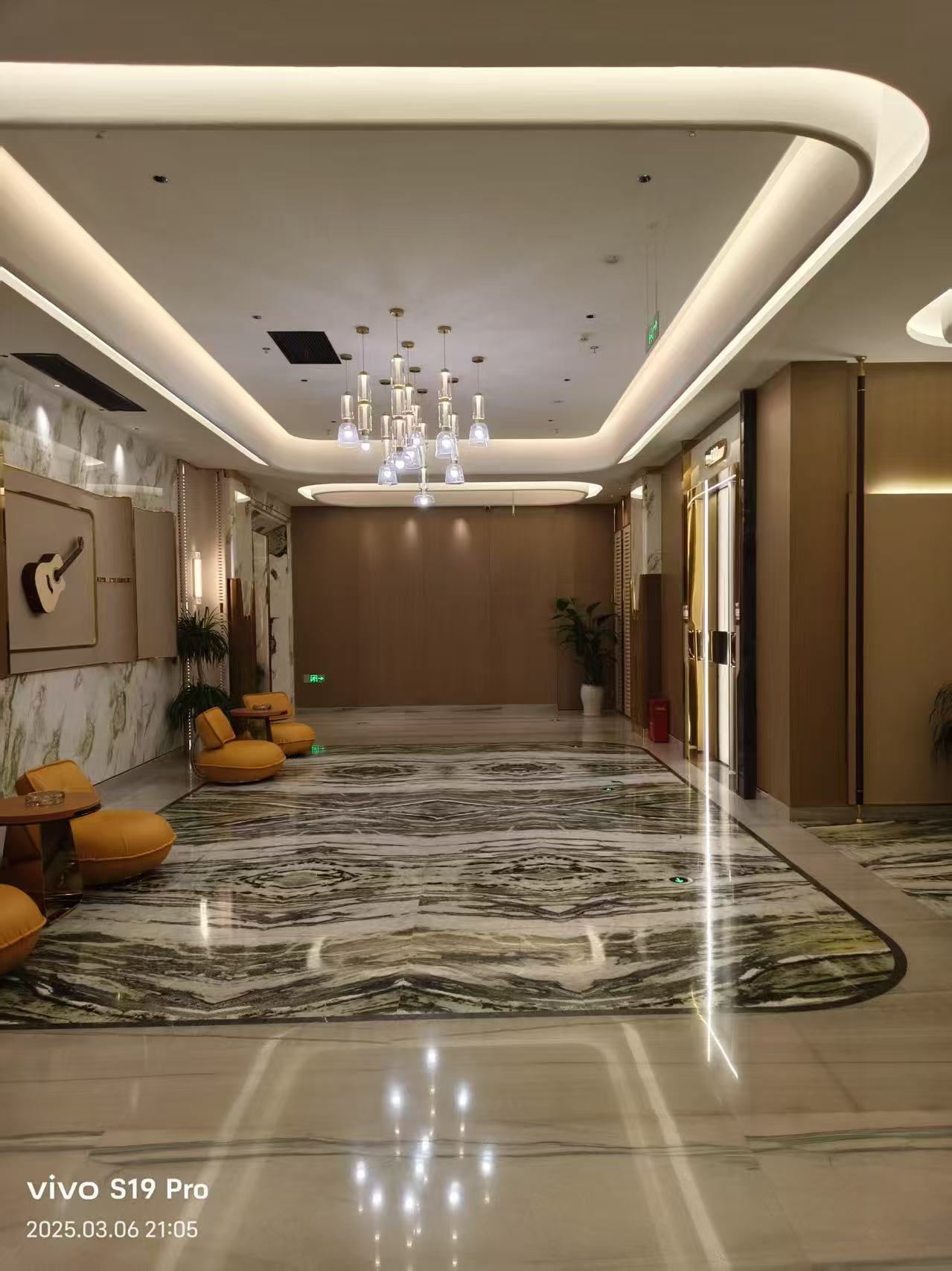 三亚商务KTV预订 | 金伯爵国际KTV(三亚河店) 免费专车接送 即刻启程