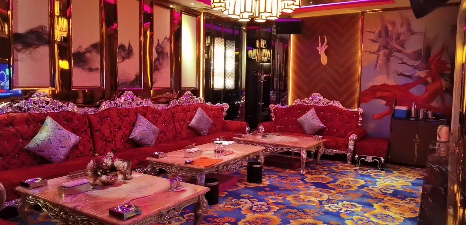 昆明紫金花商务KTV豪华包间灯光效果