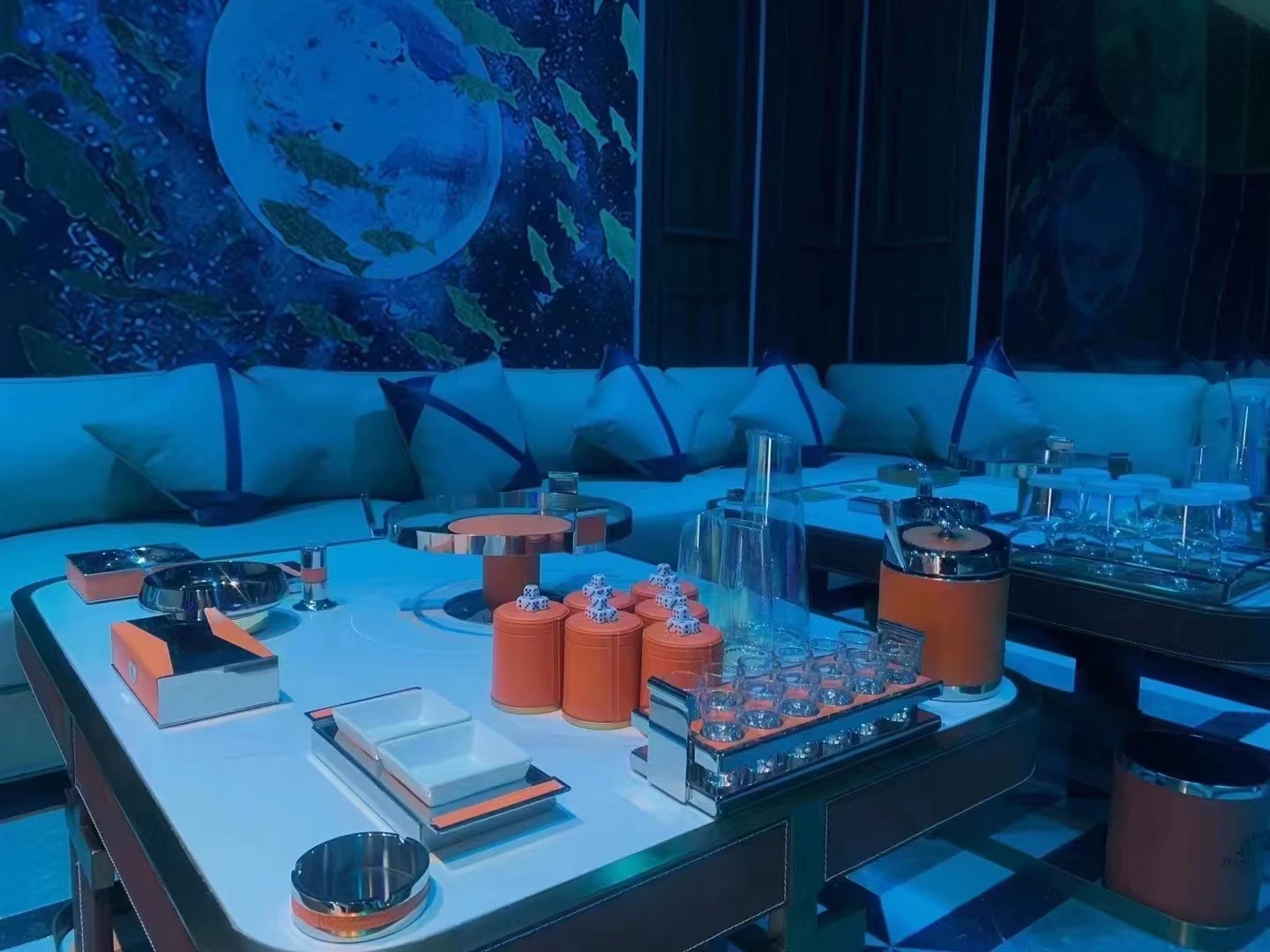 扬州邗江区金莎娱乐尊享会商务KTV预订|免费专车接送