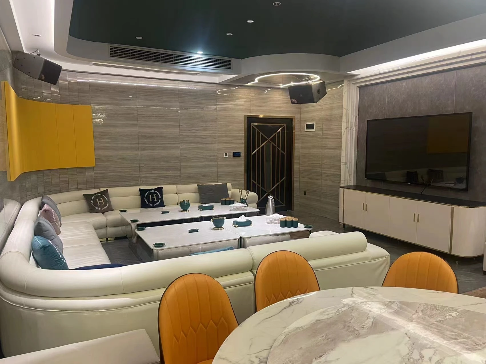 南京市建邺区商务九天国际KTV预订｜高端夜生活新地标