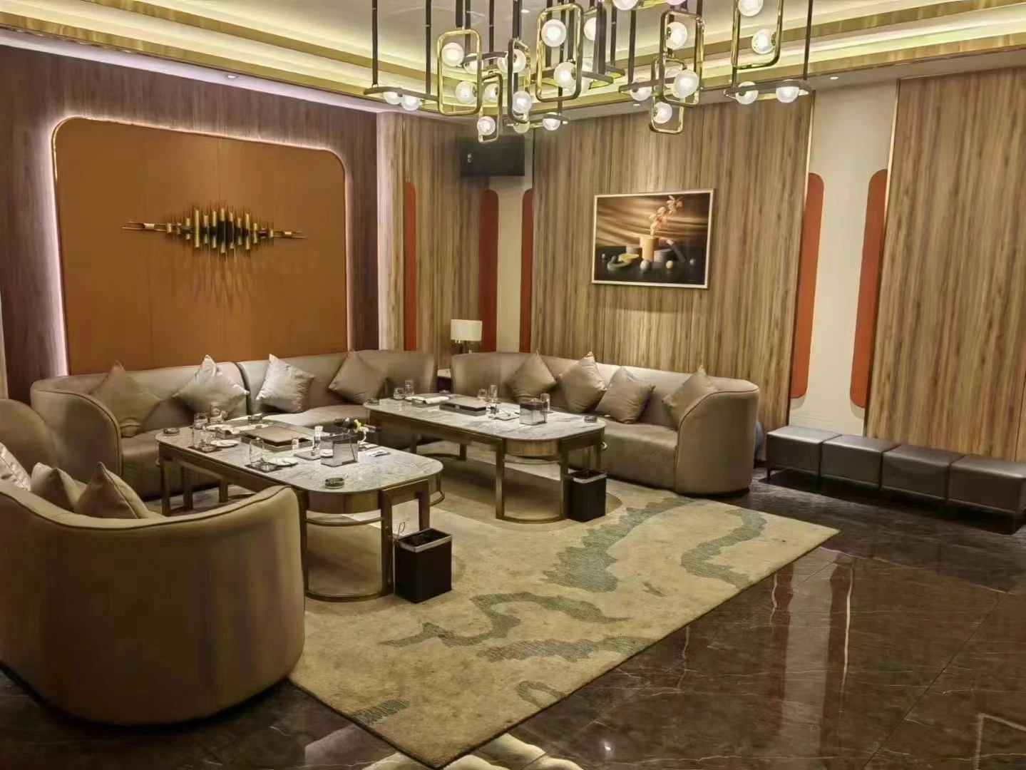 太原山水嘉源商务KTV定制酒塔