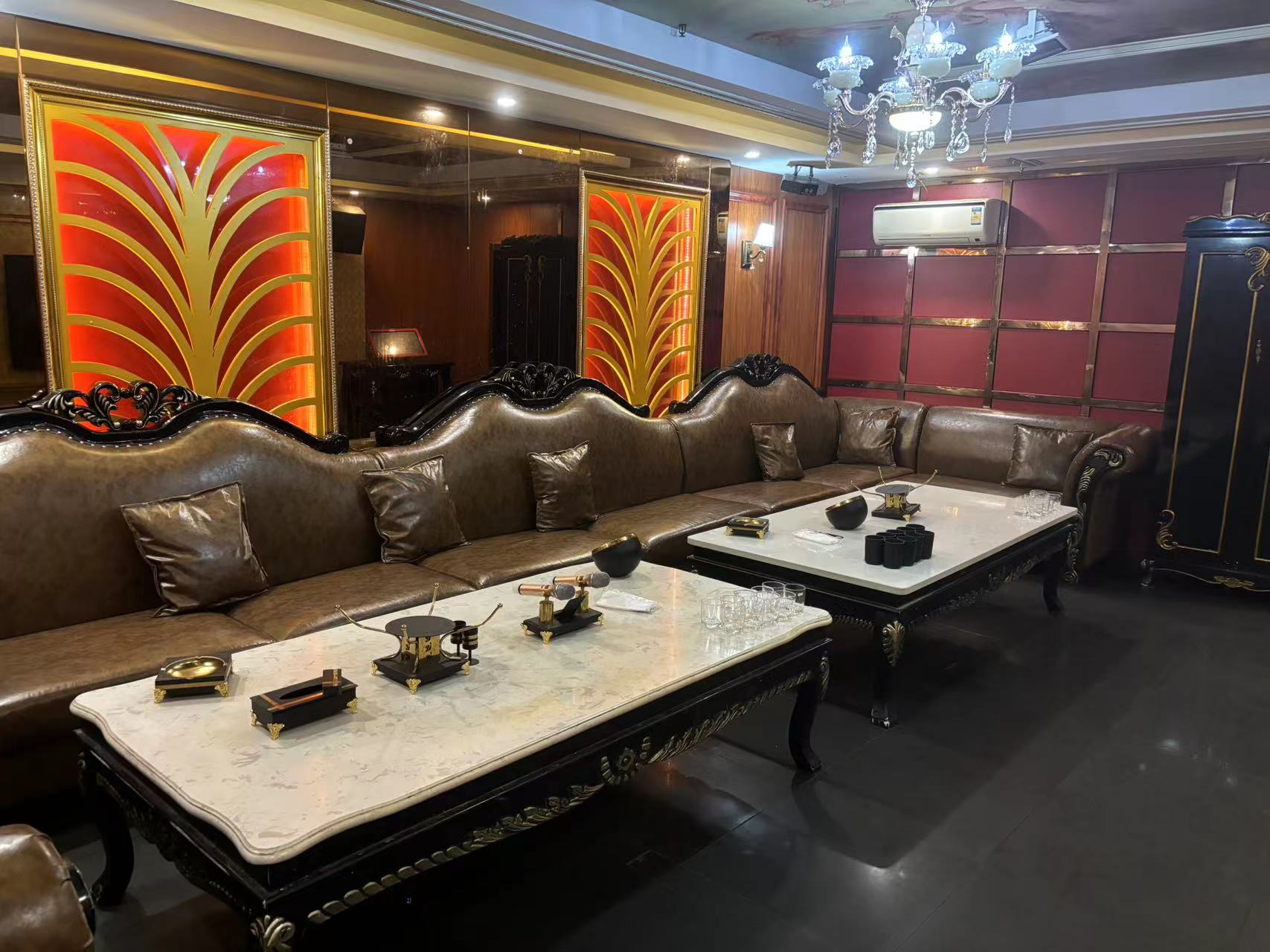 武汉商务东方建国KTV午夜入场计划