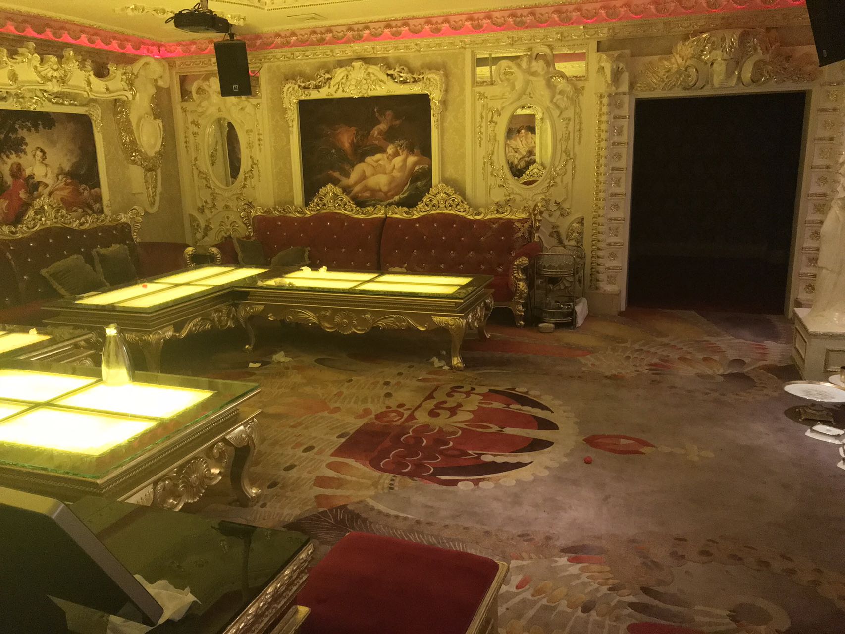 昆明皇家城堡臻乐商务KTV走廊