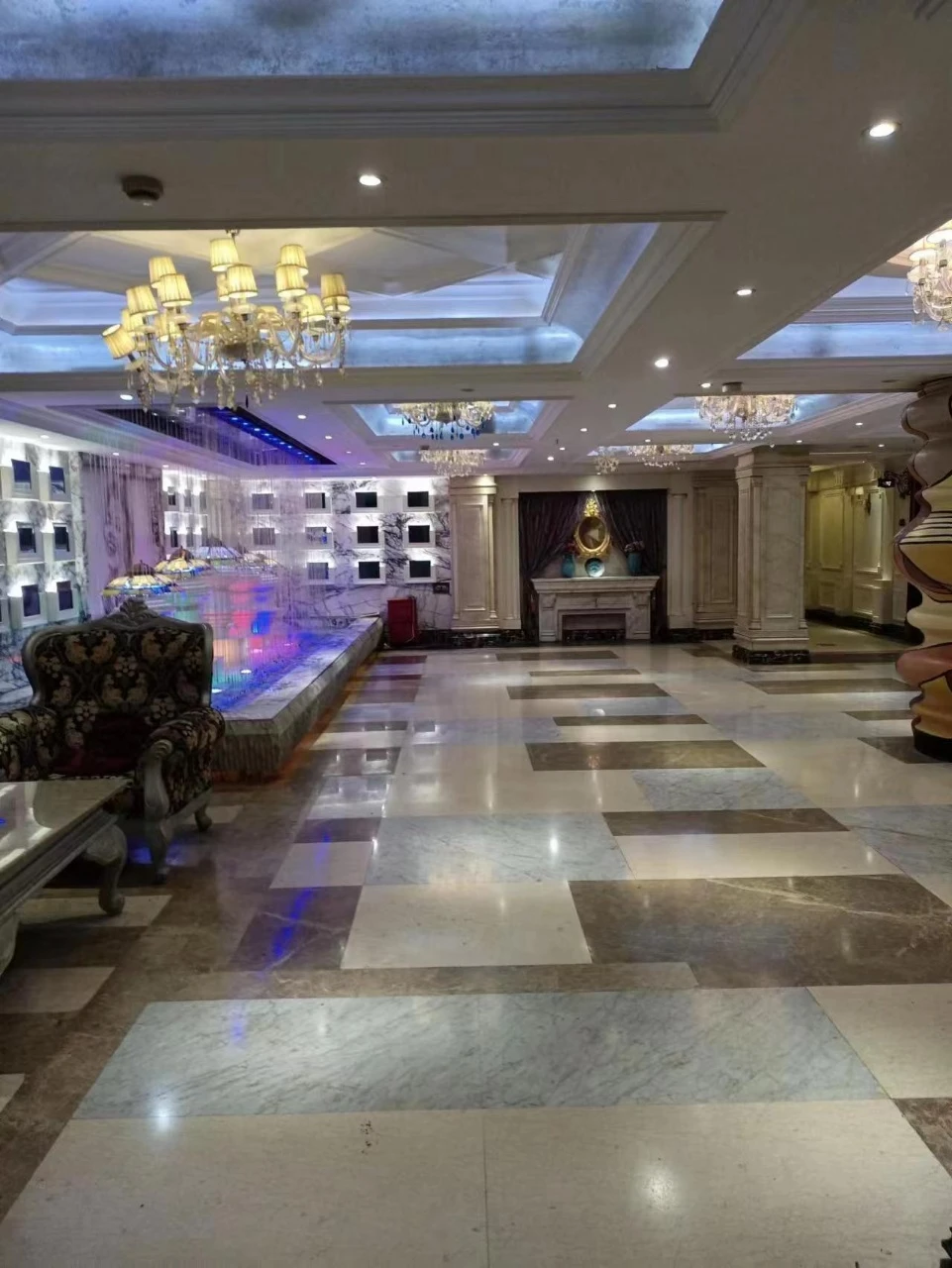 太阳城商务KTV豪华包厢内部