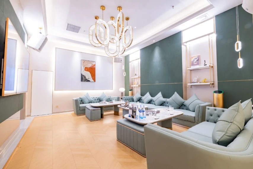 上海商务KTV皇豪国际侍酒师服务