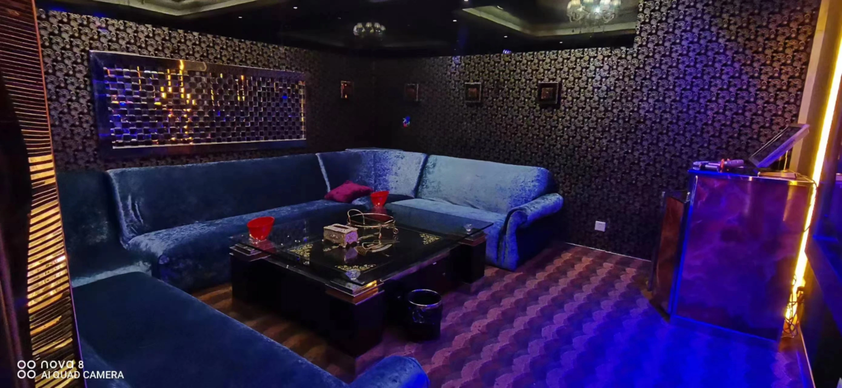 上海瑞豪国际商务KTV包间沉浸式灯光