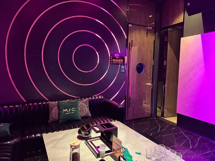 天津商务逸海天一KTV甄空派对