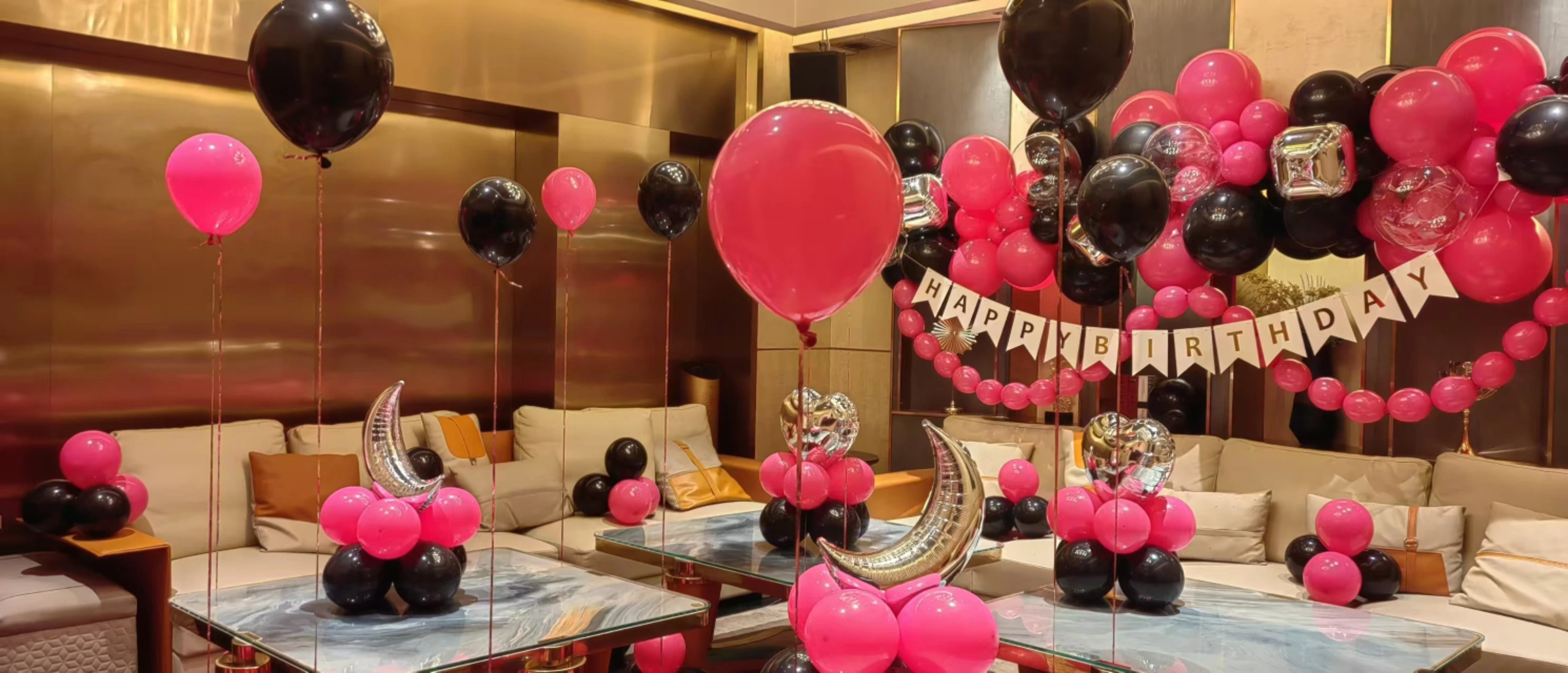 上海东方国际商务KTV外景夜景