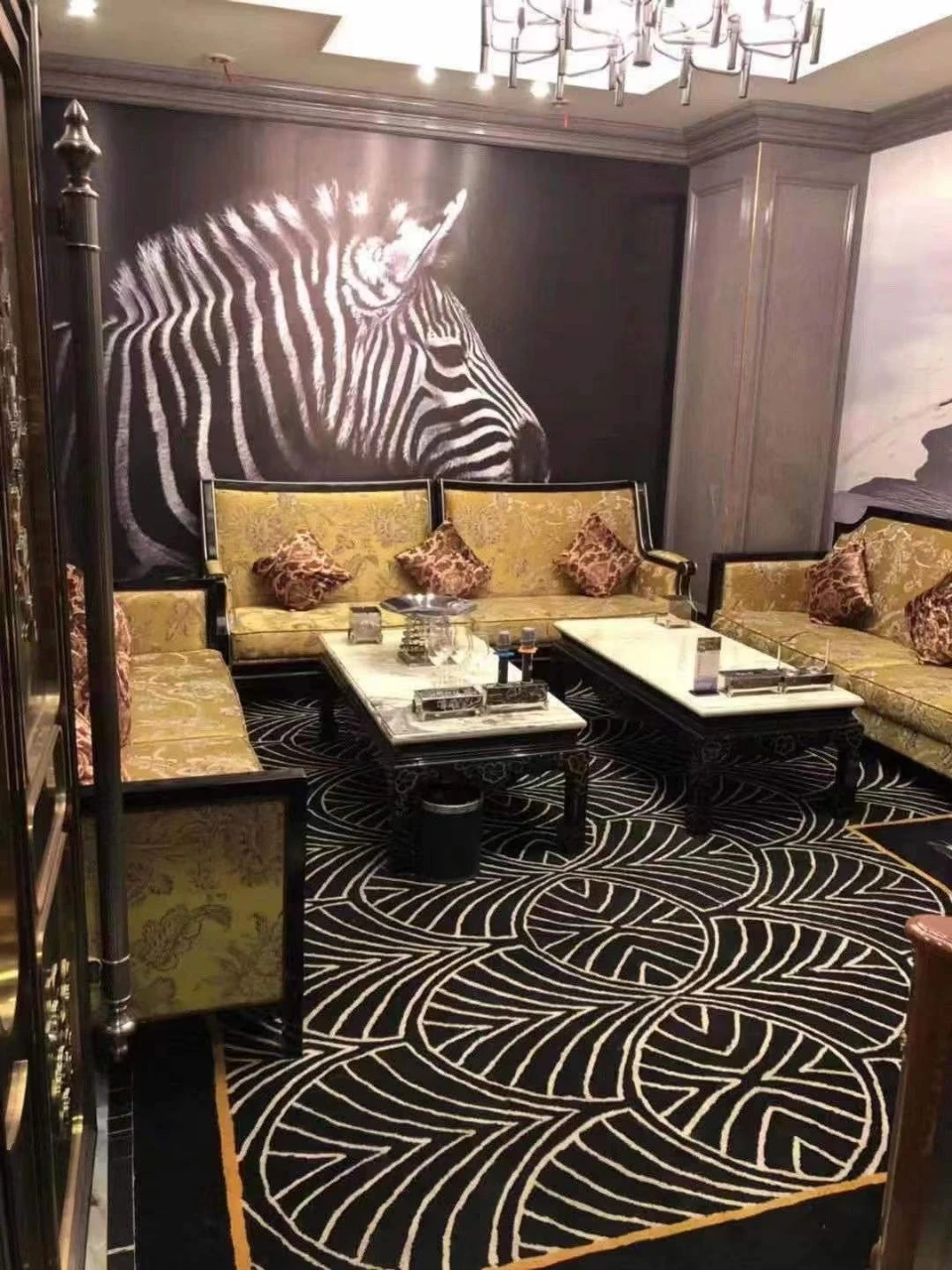 上海环球国际商务KTV预订｜豪华夜生活与专业商务接待新地标