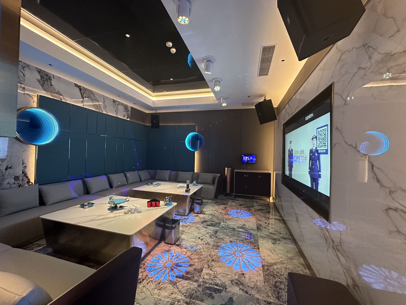 天津津都商务KTV预订：把城市夜色唱成私藏旋律