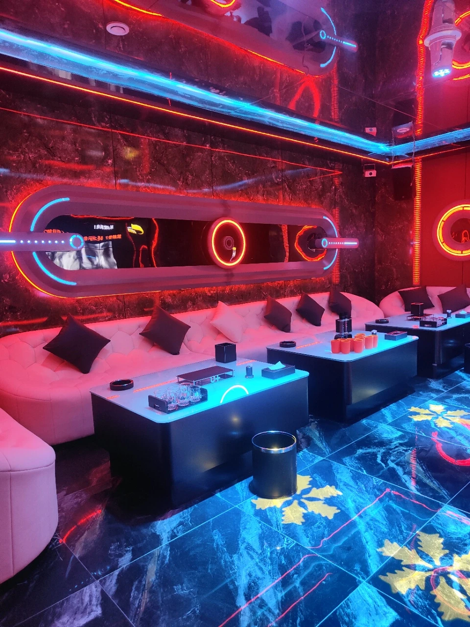 九江美高美商务KTV——让长江边的夜色有点“好莱坞”